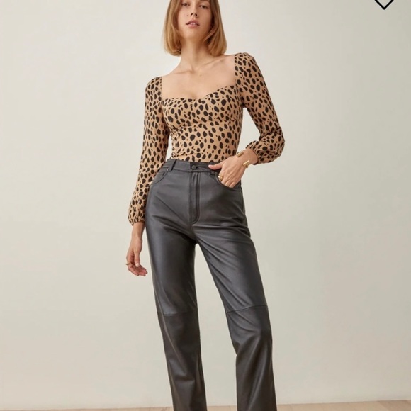 Reformation Reign Top in Bobcat print - Picture 4 of 8